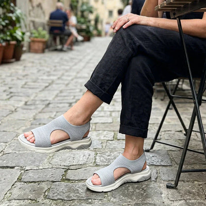 Bekväma, andningsbara platta sandaler