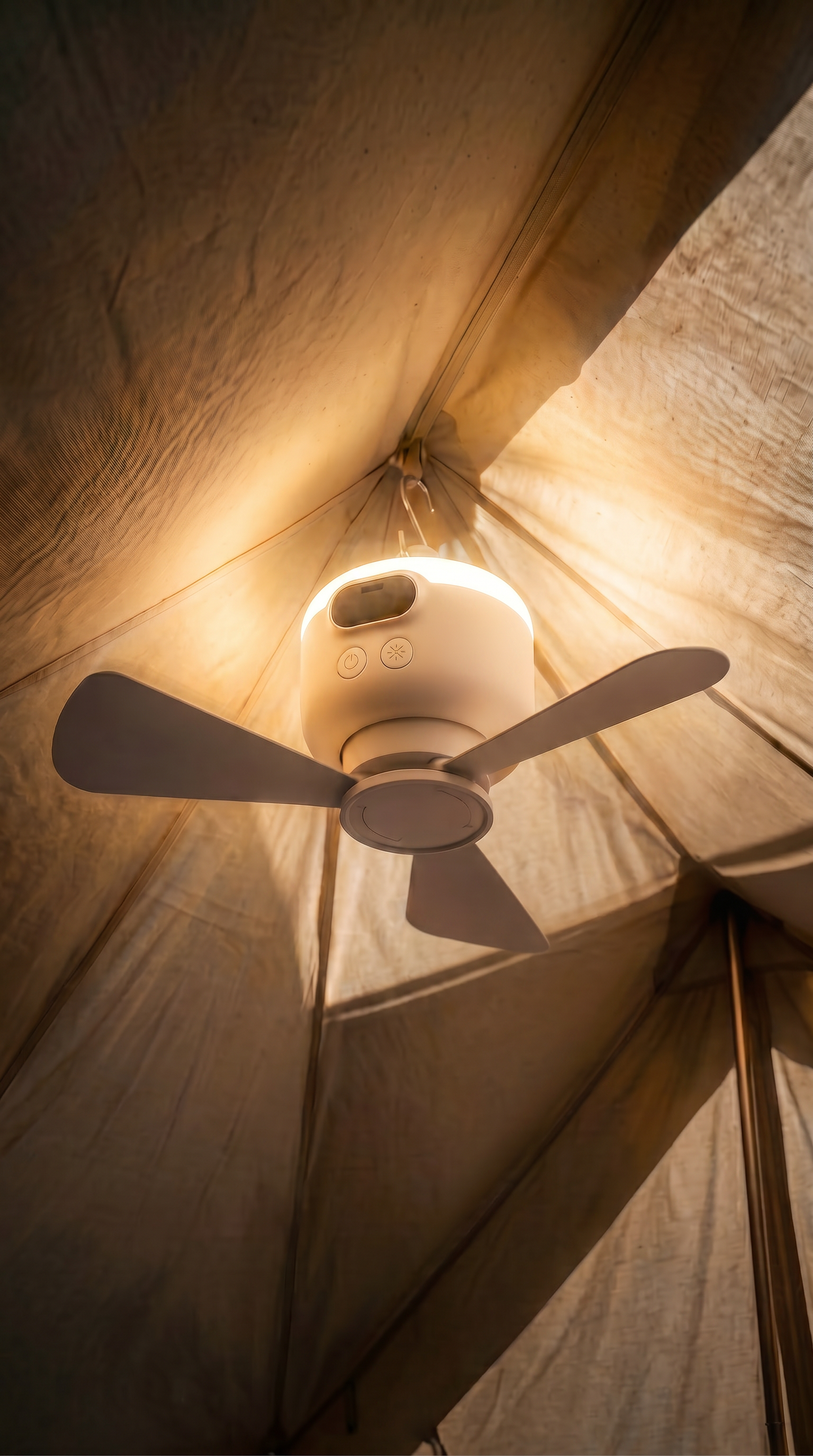 Bärbar campingfläkt med LED-belysning och fjärrkontroll
