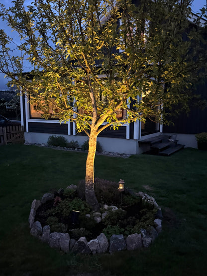 Terra – Solcellsdriven trädgårdslampa
